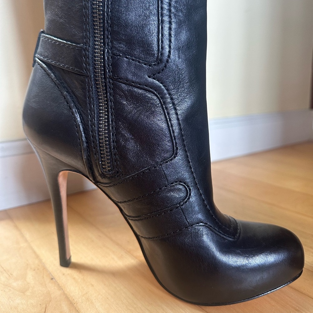 * Coach * Sexy Classic Tall Black Leather Heeled Boots - Picture 9 of 11